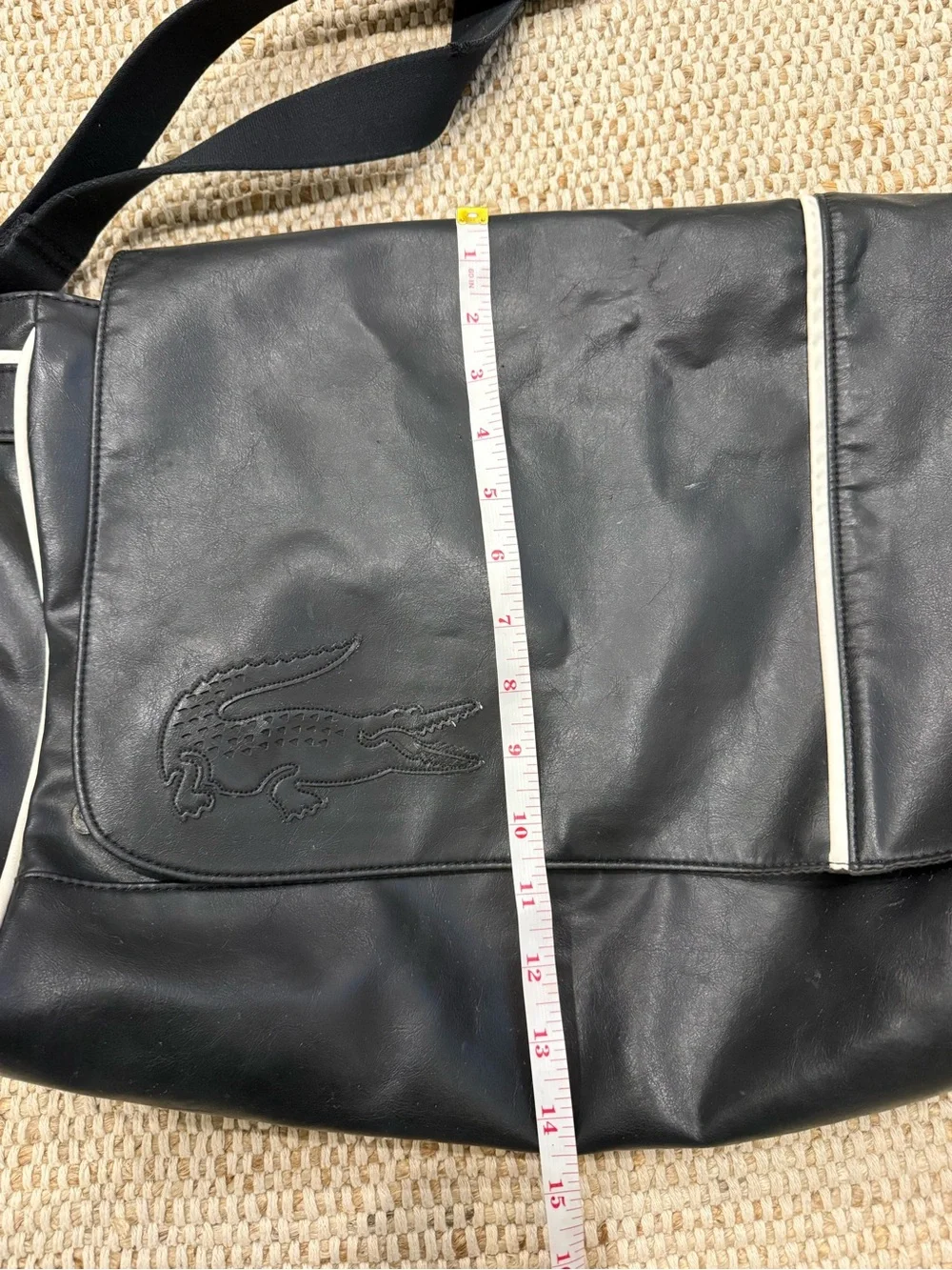 ★ VTG LACOSTE BLACK MESSENGER BAG ★